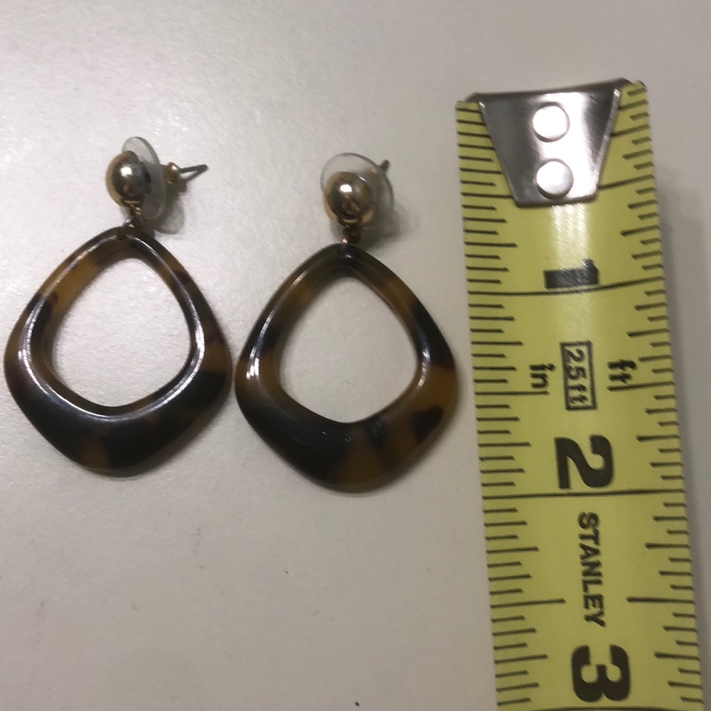 Tortoise Shell Earrings - Picture 3 of 3